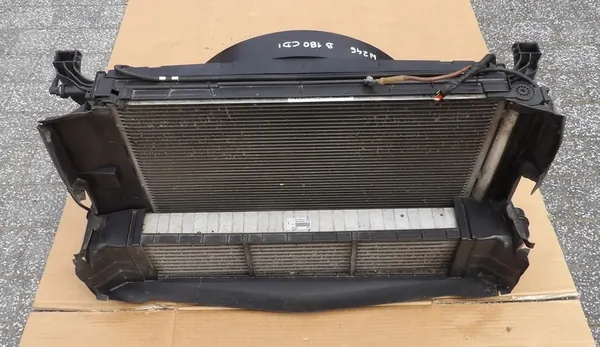 Compleet radiateur ventilator set Mercedes W246 W176 W117 image 2