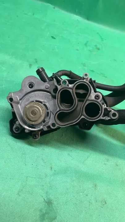 Pompa acqua Audi A3 40 TFSIe Ibrido 2023 04E121042AD image 7