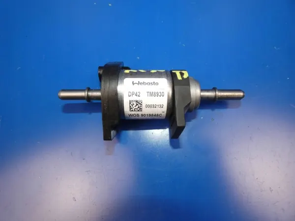 Bomba de combustible Volvo XC60 2020 OEM TM8930 Usado image 2