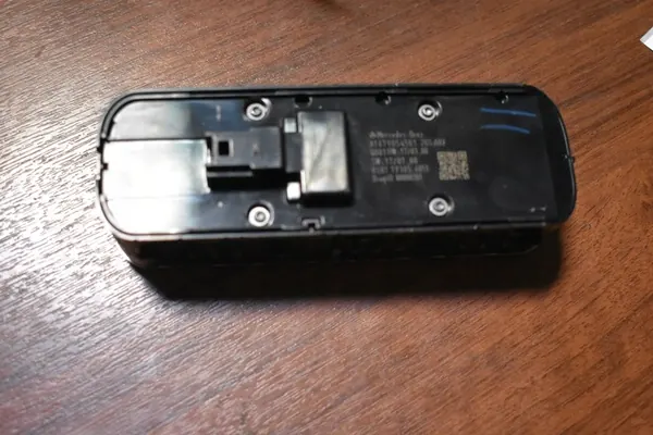 Raam Bedieningspaneel Mercedes W167 image 4