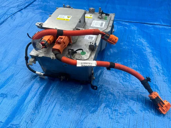 OEM 9838854680 Inversor para Peugeot 208 II Elétrico image 8