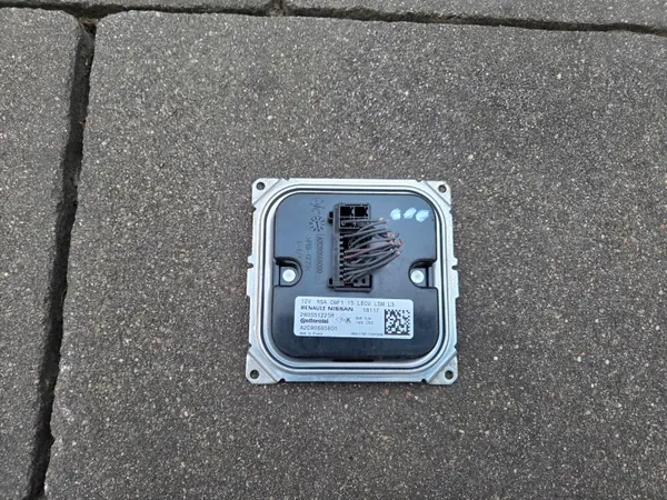 Módulo conversor LED OEM 260551225R para Renault Nissan image 2