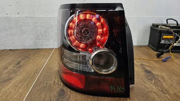 Luz trasera izquierda Range Rover Sport L320 image 2