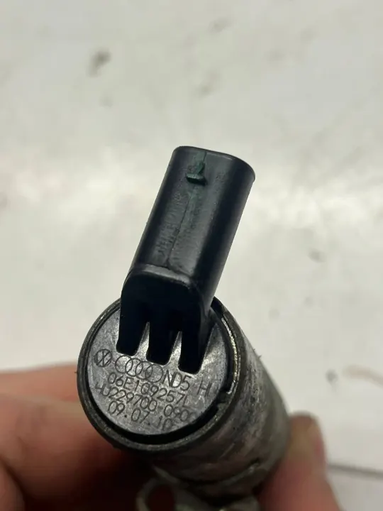 Nockenwellenphasenventil OEM 06E109257L für Audi A6 C6 image 4
