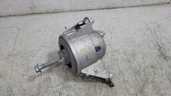 Suporte Motor Esquerdo Mercedes OEM A2062400001 image 2