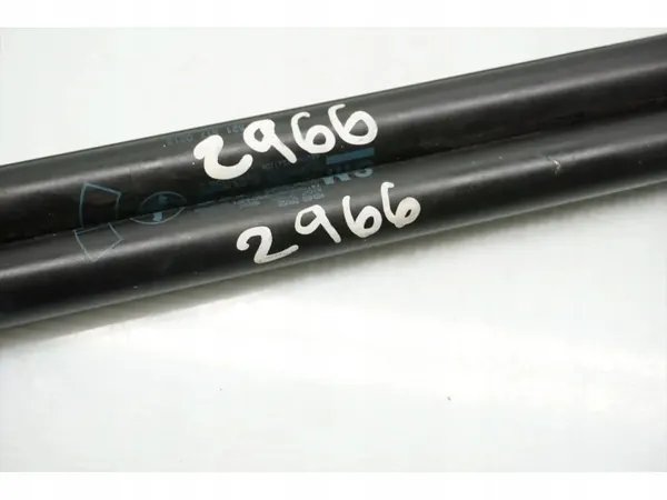 Vauxhall Astra Takaluukun Iskunvaimennin 2002 Hatchback image 2