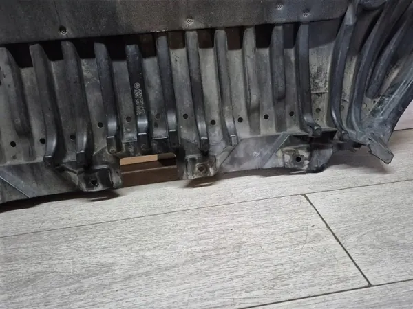 Mercedes-Benz C W205 Frontstoßfänger-Absorber OEM A2055202400 image 5