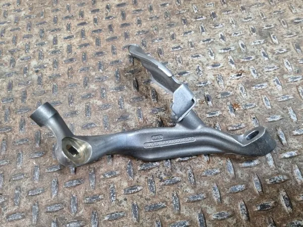 Peça motor Mercedes-Benz OEM A2640960300 Usada image 3