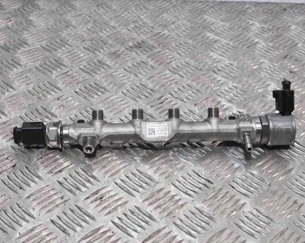 Polttoaineputki Audi A5 Cabrio 2.0L 2012 04L089E image 5