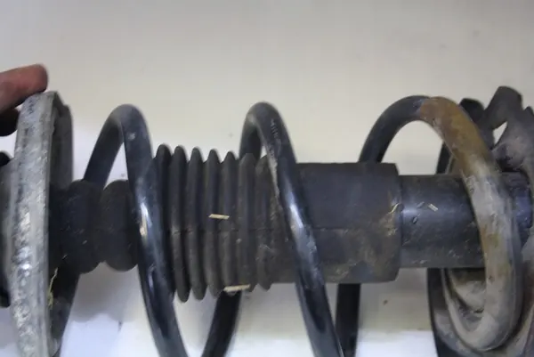 Amortizzatore a molla anteriore destro Dacia Logan II MCV image 10