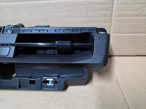 Grade de ventilação central FORD PUMA MK2 LIFT 2024-2025 R1TB-18835-ACW image 2