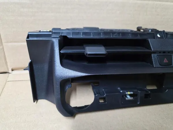 Grade de ventilação central FORD PUMA MK2 LIFT 2024-2025 R1TB-18835-ACW image 4