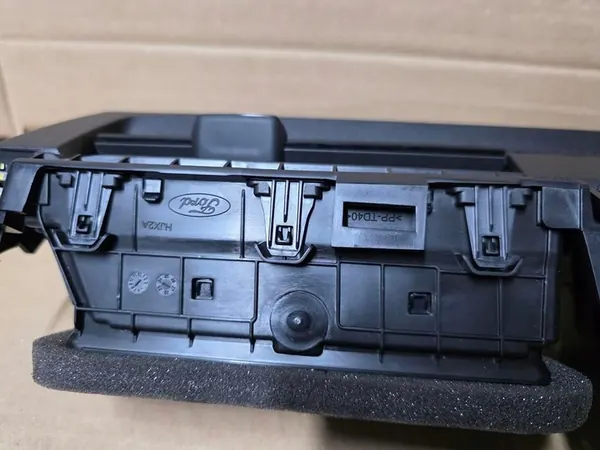 Grade de ventilação central FORD PUMA MK2 LIFT 2024-2025 R1TB-18835-ACW image 6