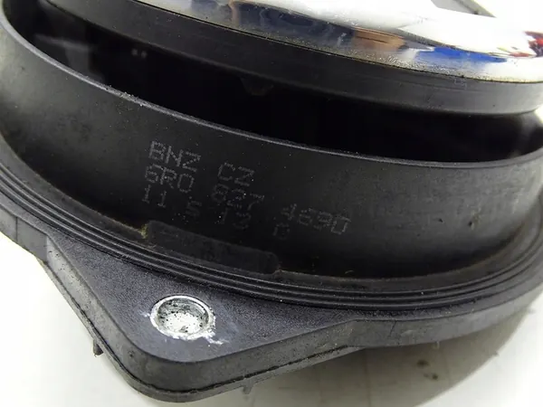 Emblema da Manopla do Porta-Malas VW Passat B7 CC 6R0827469D image 3