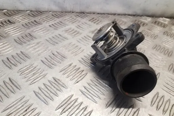 Carcasa de termostato JEEP GRAND CHEROKEE III 3.0L diesel A6422000315 image 4