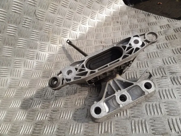 OEM 84034329 moottorin tuki oikea Opel Insignia B image 4