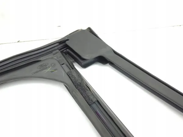 Fönsterpackning vänster bakdörr Ford Kuga III 2022 OEM AMD174477 image 5