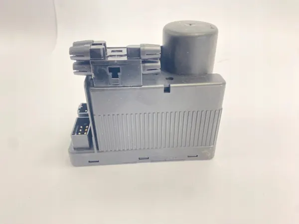 Keskitulppapumppu OEM 2028000048 Mercedes W202:lle image 4