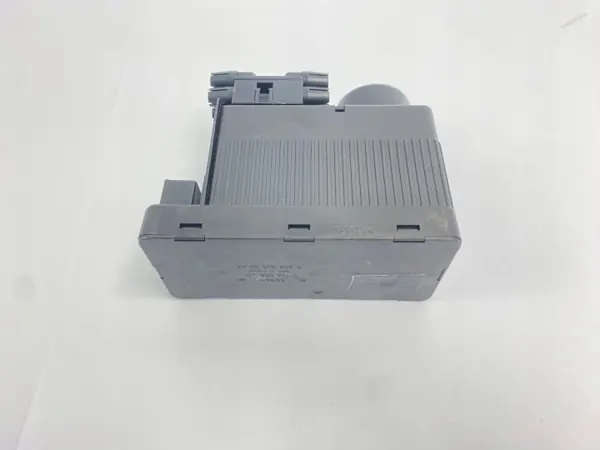 Keskitulppapumppu OEM 2028000048 Mercedes W202:lle image 7