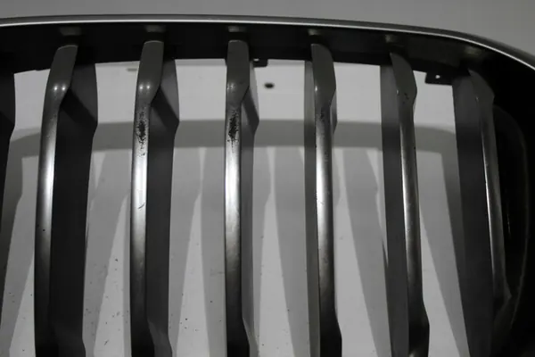 Griglia destra BMW 5 F10 F11 OEM 51137200 image 2