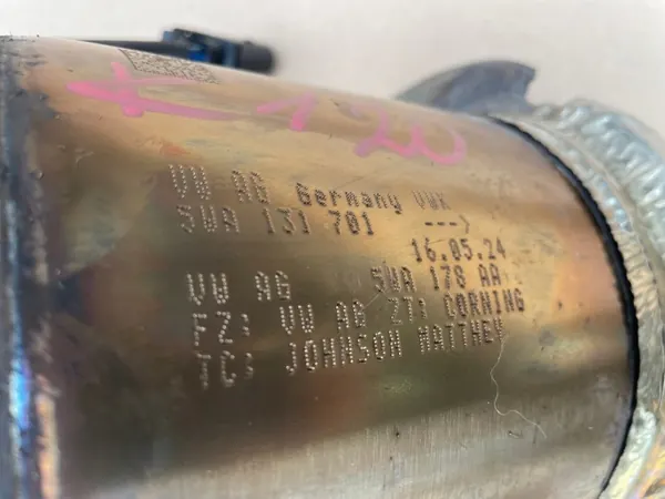 VW Audi Skoda 2.0 TFSI DPF Katalysaattori OEM 5WA131701 image 4