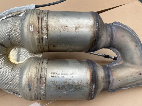 VW Audi Skoda 2.0 TFSI DPF Katalysaattori OEM 5WA131701 image 5