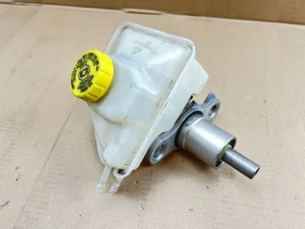 Porsche 991 Bromsvätskebehållare OEM 99135501301 image 2