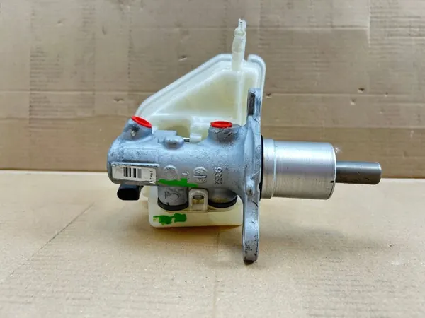 Porsche 991 Bromsvätskebehållare OEM 99135501301 image 6