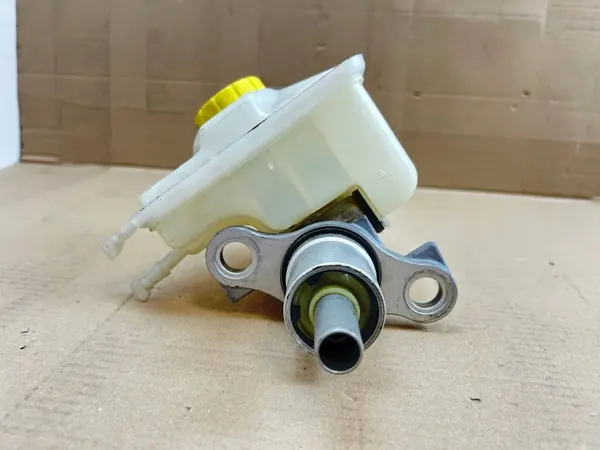 Porsche 991 Bromsvätskebehållare OEM 99135501301 image 7