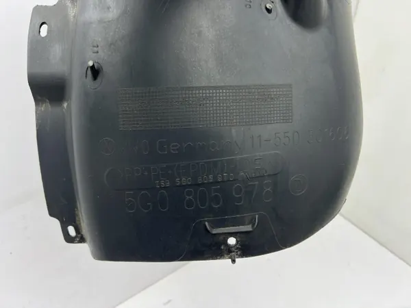 VW Golf VII Vorderer rechter Radlauf OEM 5G0805978D image 4