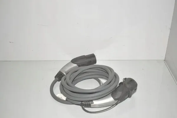 Câble de chargement de batterie BMW 3 9110223 image 2