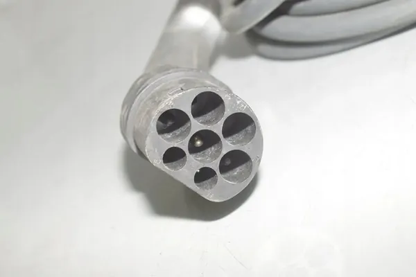 Câble de chargement de batterie BMW 3 9110223 image 3