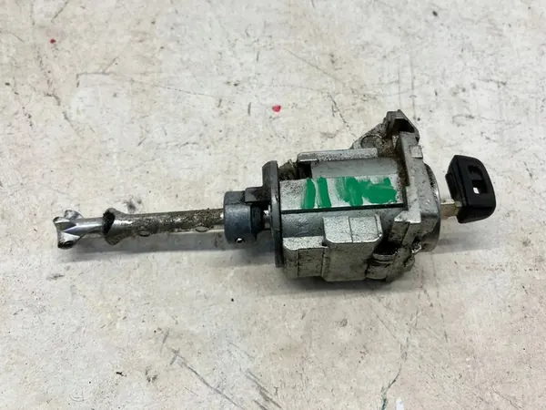 Cylindre de serrure Toyota Auris II Ensemble clé OYT25651 image 2