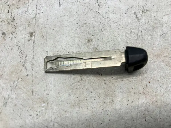 Cylindre de serrure Toyota Auris II Ensemble clé OYT25651 image 3