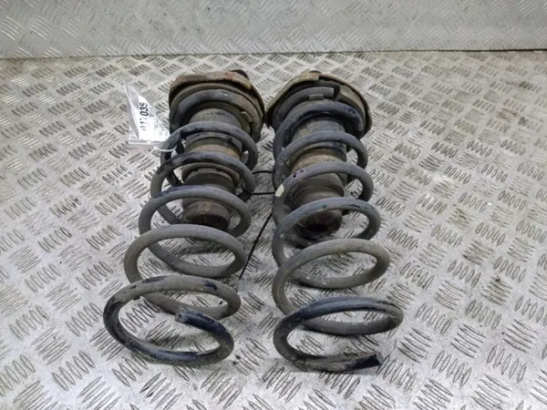 Volvo V60 Hinterfedern OEM Wrakowisko-17035- image 2