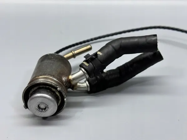 Inyector AdBlue OEM 05L131113M para Skoda Octavia IV image 3