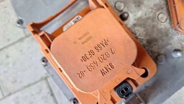 Module chargeur onduleur BMW i3 OEM 63945210 image 3