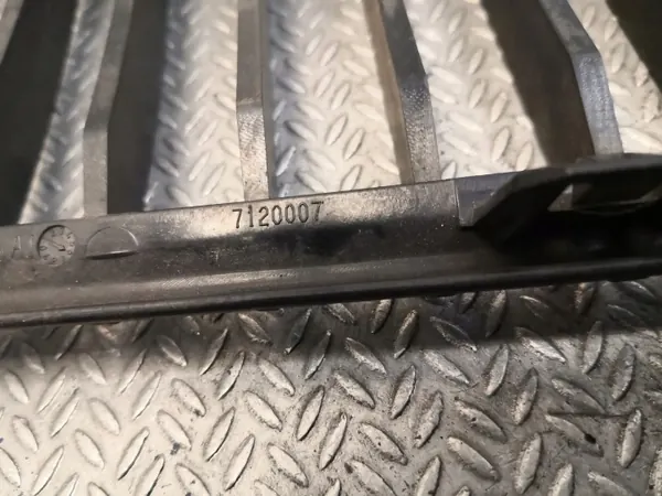 BMW 3 E90/E91 Tuuletusritilä OEM 7120007 image 4