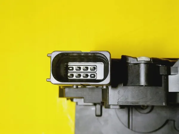 Bakre Höger Dörrlås Opel Corsa D 6 Pin 13258267 image 4