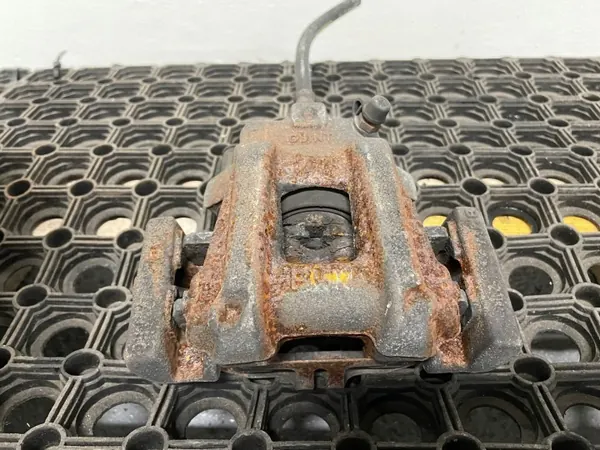 BMW OE Bremszangen & Scheiben Set OEM 6850643 image 10