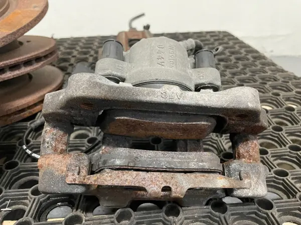 BMW OE Bremszangen & Scheiben Set OEM 6850643 image 8
