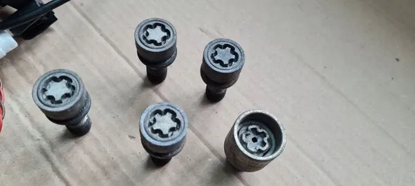 Pinos de elevação Audi OE OEM ZABEZPIECZAJACEE - Usado image 2