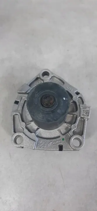 Pompe à eau OEM 55269148 pour Jeep Renegade 14- image 2