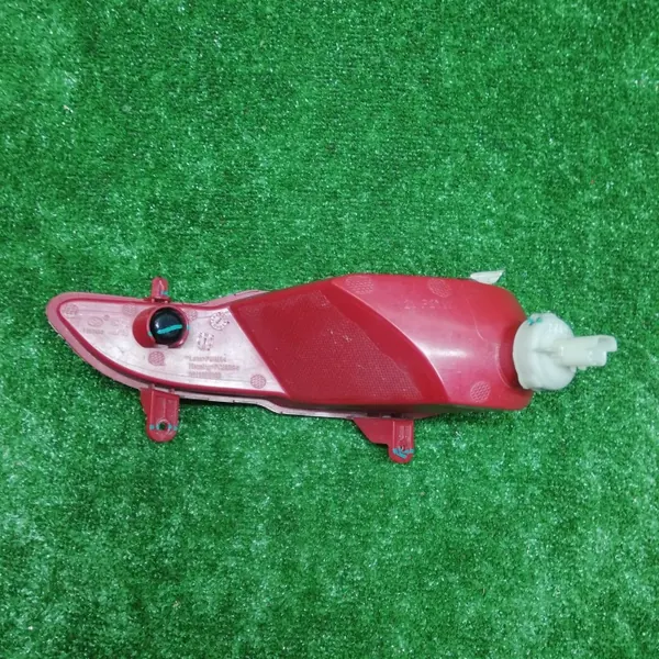 OEM ID_1460 Höger Baklykta Dimljus för Peugeot 5008 II image 3