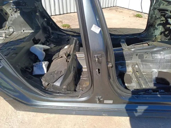 Audi A6 C7 neljännespilaripeite oikea OEM 21120/Wrakowisko image 2