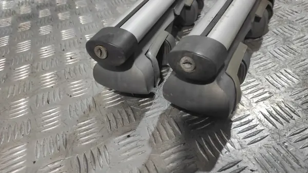 Barres transversales OEM BDDSII pour rails de toit Dacia Sandero II image 3