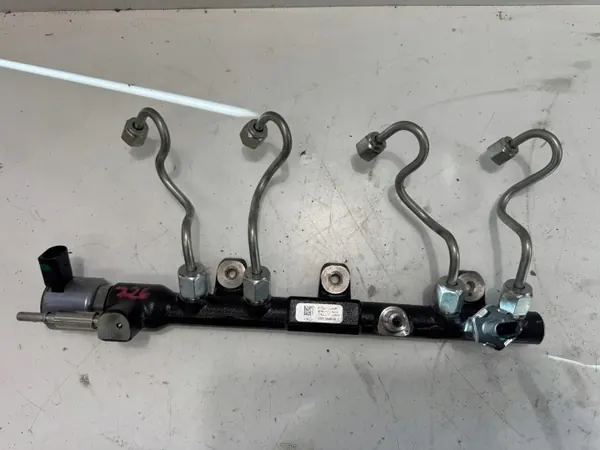 OEM 175216439R Inspuitrail voor Renault Master IV image 2