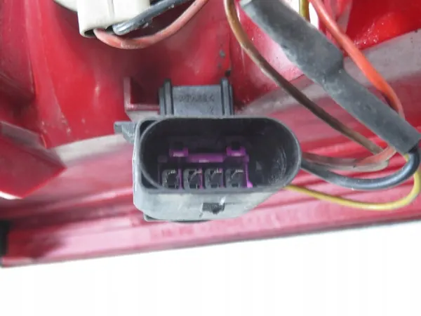 Lámpara trasera izquierda Audi A5 8T Coupe image 9