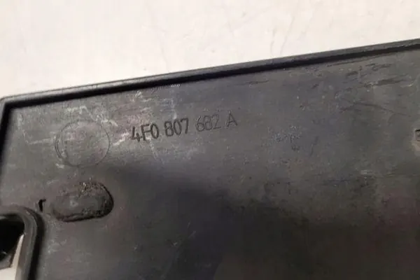 Griglia alogena AUDI A6 (4F2, C6) Anteriore 4F0807682A image 3