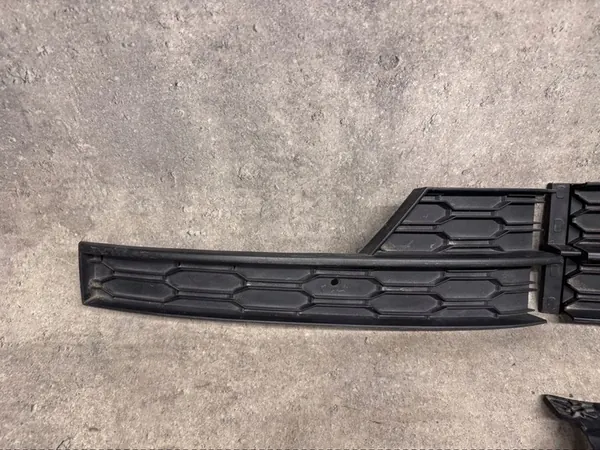 Skoda OE 5E0853653A grill image 3
